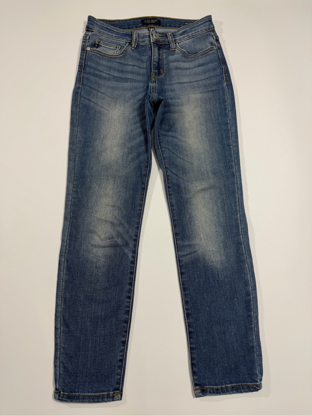 Judy Blue Relaxed Fit Straight Jeans 5/27 Medium Wash Stretch JB82103MD